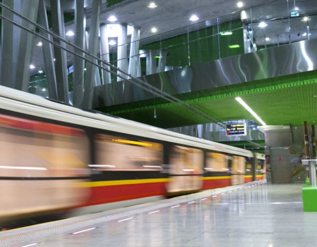 Stacje elektroenergetyczne oraz trakcyjny zasobnik energii ABB dla metra w Warszawie