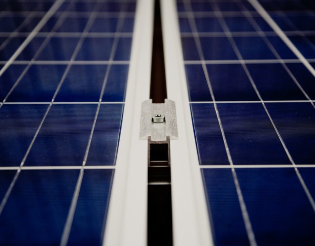 Lampa uliczna LED zasilana energią słoneczną