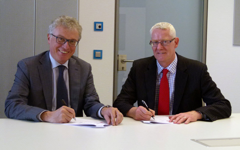 Od lewej: Gian Paolo Arosio, Senior Vice President Festo w Europie i Kevin Shield, Head of Category A&C w Electrocomponents.