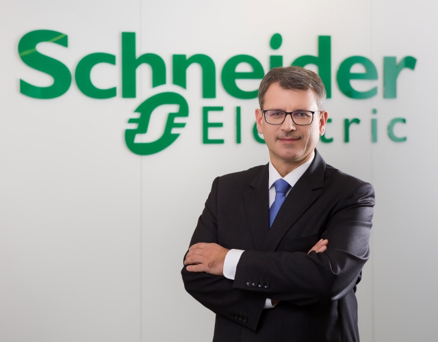Wojciech Świątek, Dyrektor ds. Rozwoju Biznesu Schneider Electric Polska i Przewodniczący Sekcji Producentów Aparatów Elektrycznych w ramach Krajowej Izby Gospodarczej Elektroniki i Telekomunikacji (KIGEiT)