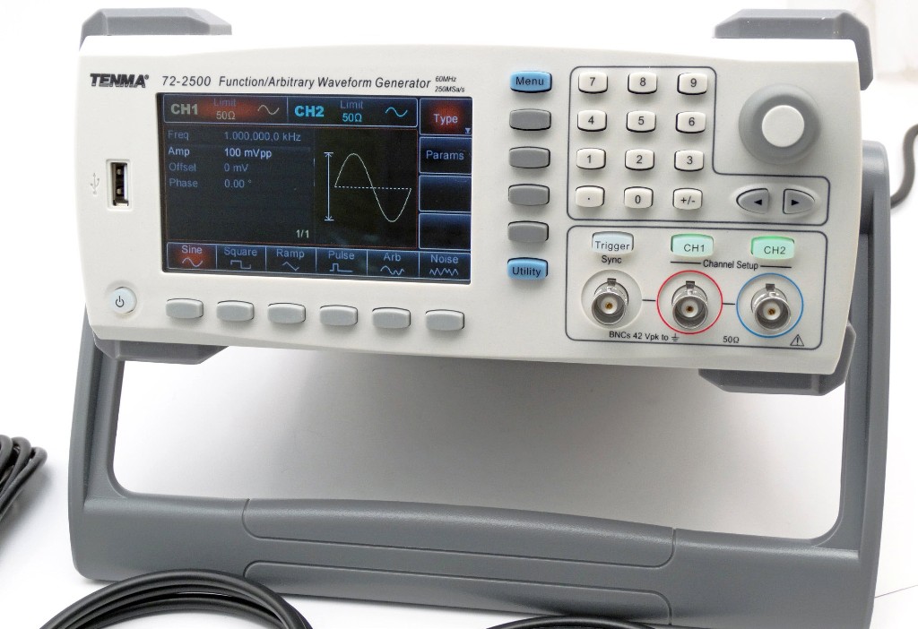 Generator arbitralny Tenma 72-2500