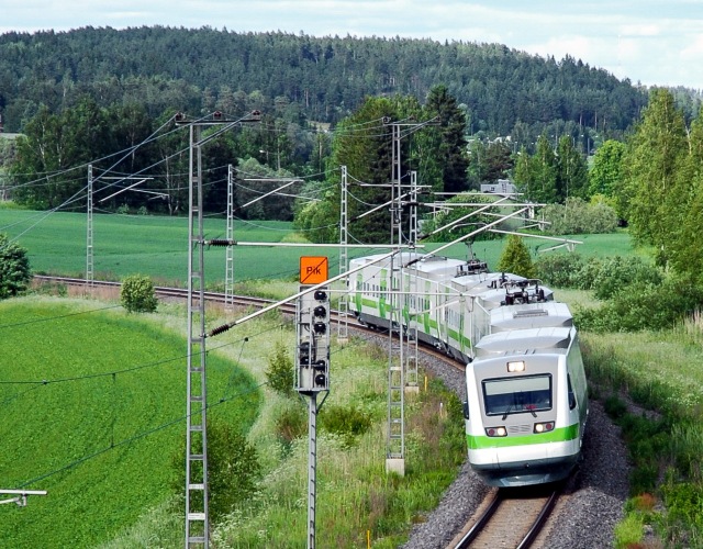 Technologia przechylania pociągów z napędami hydraulicznymi sterowanymi cyfrowo