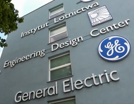 Montaż turbiny w elektrowni gazowej