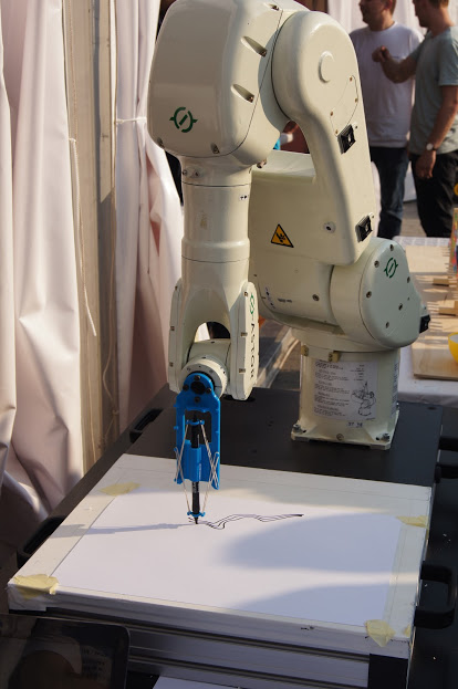 Roboty ramię w ramię z przyszłymi architektami?