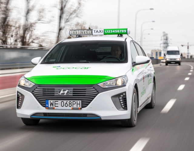Nowe hybrydy IONIQ Hybrid marki Hyundai już na ulicach Warszawy