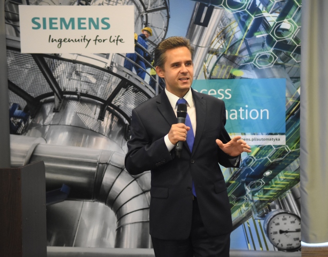 Szymon Paprocki z firmy Siemens otwiera konferencję Process Automation