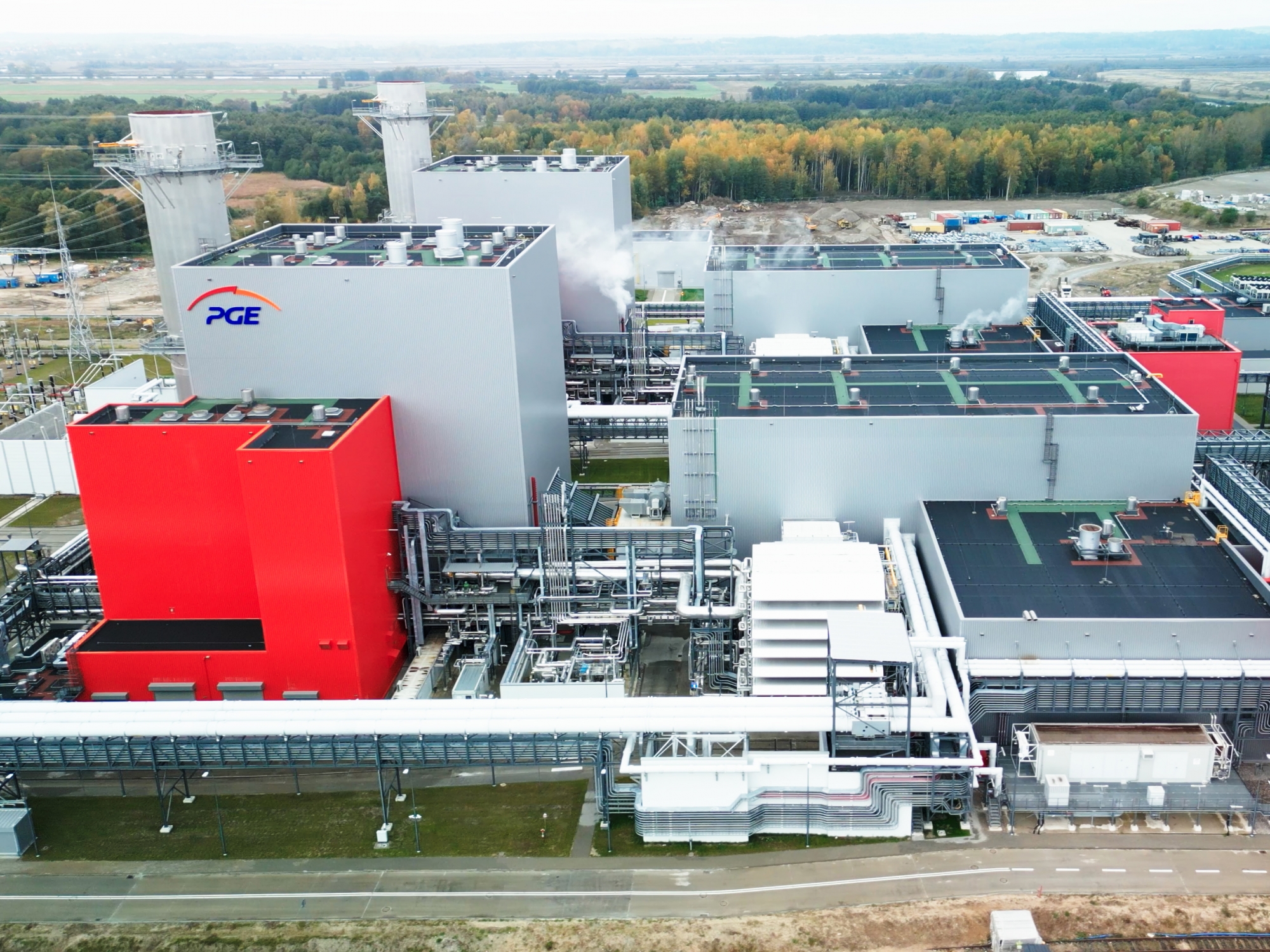 Elektrownia wyposażona w blok gazowo-parowy GE Vernova klasy H może zapewnić szybką, elastyczną, wydajną i niezawodną moc potrzebną do zwiększenia stabilności sieci, wspierania wzrostu produkcji energii odnawialnej oraz procesu odchodzenia od węgla.