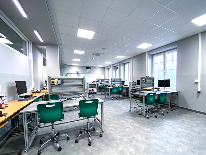 Branżowe Centrum Umiejętności – pracownia elektroniki i montażu (Fot. Bosch Rexroth Sp. z o.o.)