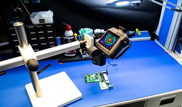 Wysokowydajne kamery termowizyjne mogą dokonywać pomiarów na bardzo małą skalę.