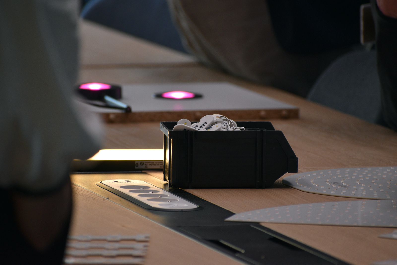 SIGNIFY OTWIERA NOWOCZESNĄ PRZESTRZEŃ BADAWCZO-ROZWOJOWĄ     W PILE, KONTYNUUJĄC WIELOLETNIĄ TRADYCJĘ INNOWACJI OŚWIETLENIOWYCH  SIGNIFY OTWIERA NOWOCZESNĄ PRZESTRZEŃ BADAWCZO-ROZWOJOWĄ     W PILE, KONTYNUUJĄC WIELOLETNIĄ TRADYCJĘ INNOWACJI OŚWIETLENIOWYCH