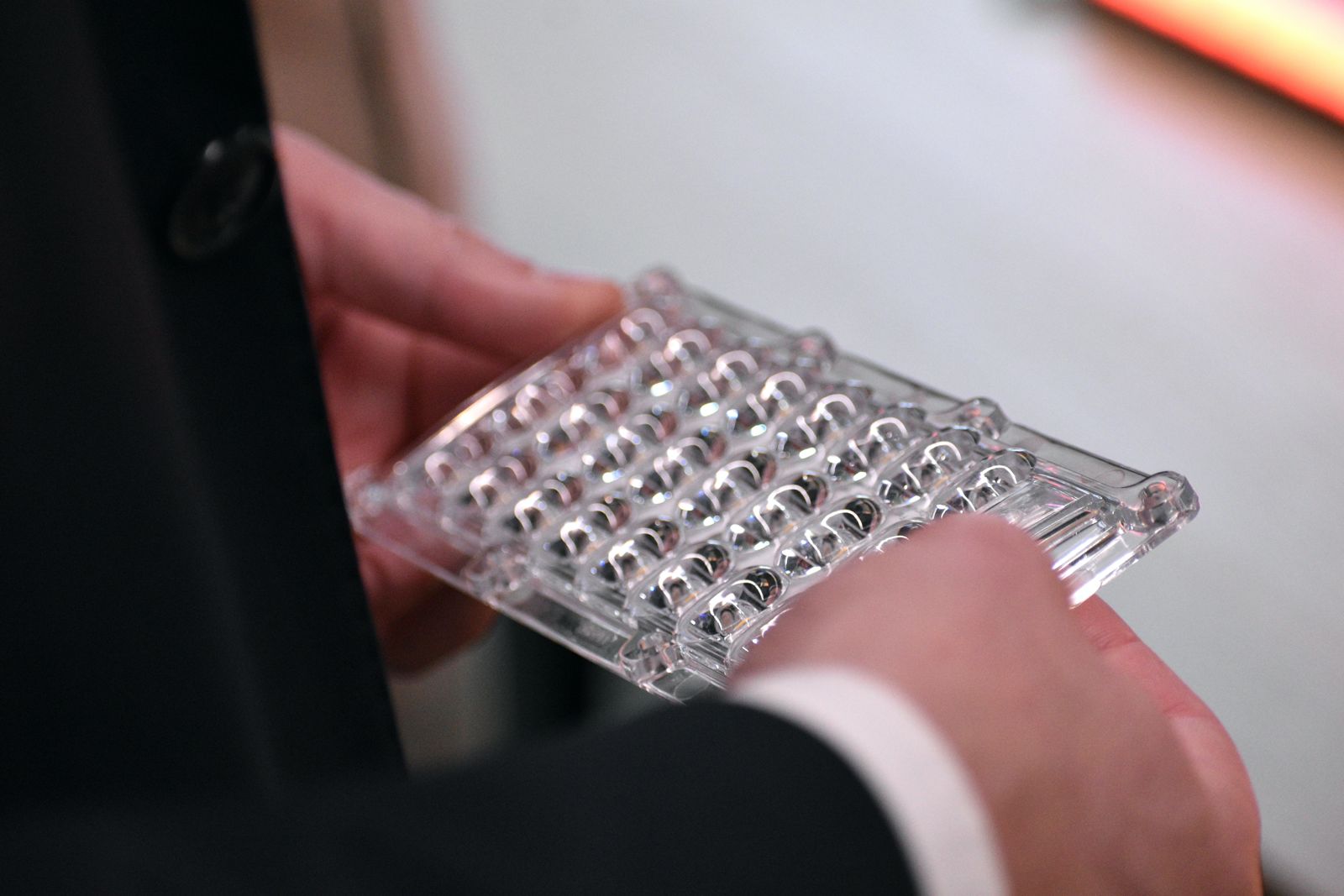 Zespół ekspertów elektroników, mechaników, mechatroników oraz specjalistów ds. oświetlenia i jakości będzie tworzyć w Pile innowacyjne produkty Zespół ekspertów elektroników, mechaników, mechatroników oraz specjalistów ds. oświetlenia i jakości będzie tworzyć w Pile innowacyjne produkty