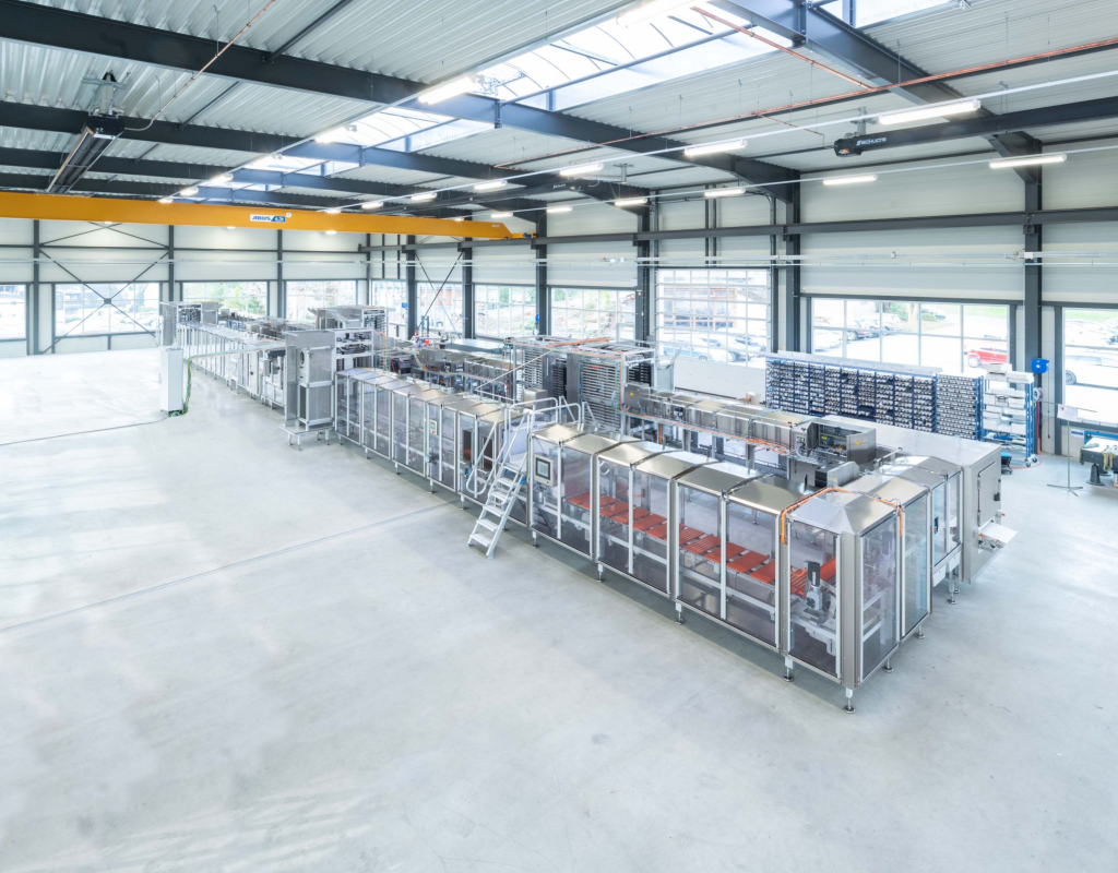 Porządek i łatwy dostęp: Modułowa maszyna ConfecPRO ze zdecentralizowanym napędem firmy Bosch Rexroth