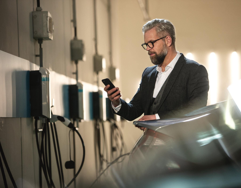 Ładowarka samochodowa na parkingu podziemnym