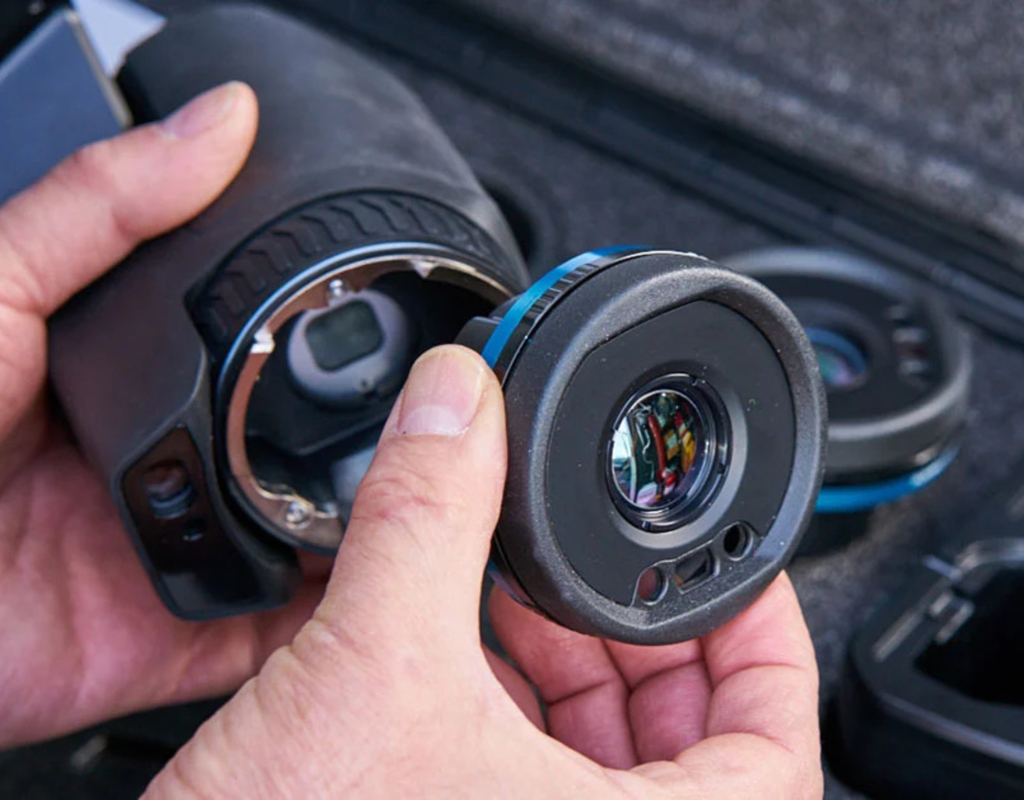 Procedura czyszczenia obiektywu kamery termowizyjnej?