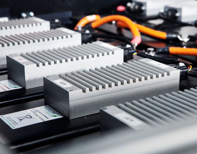 48-volotowe baterie litowo-jonowe