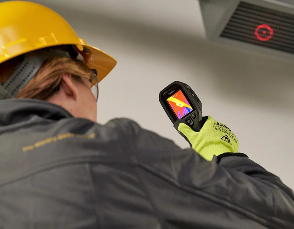Różnica między pirometrem a kamera termowizyjną